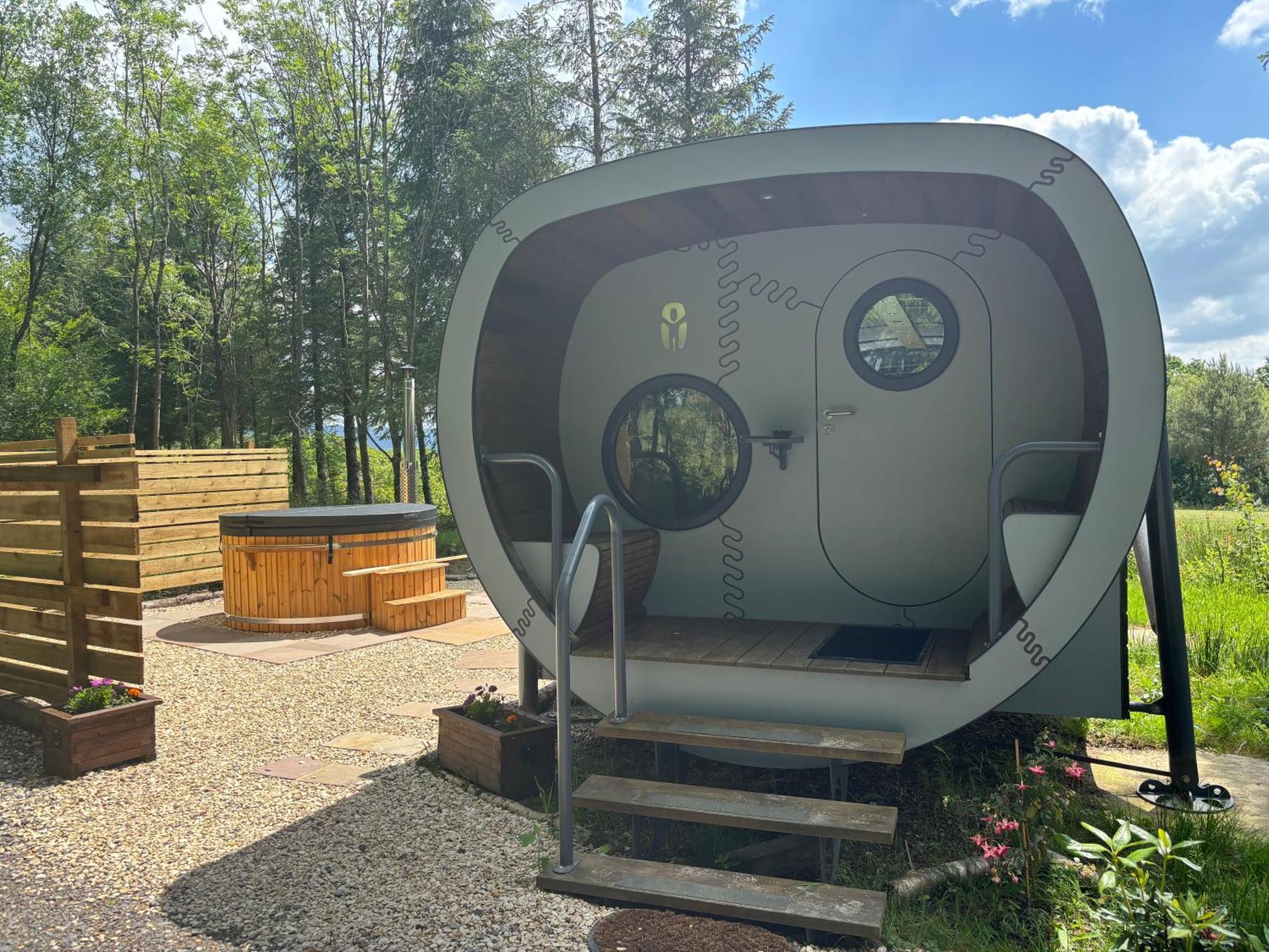 Celtic Minor Pods Villa Ystalyfera Buitenkant foto
