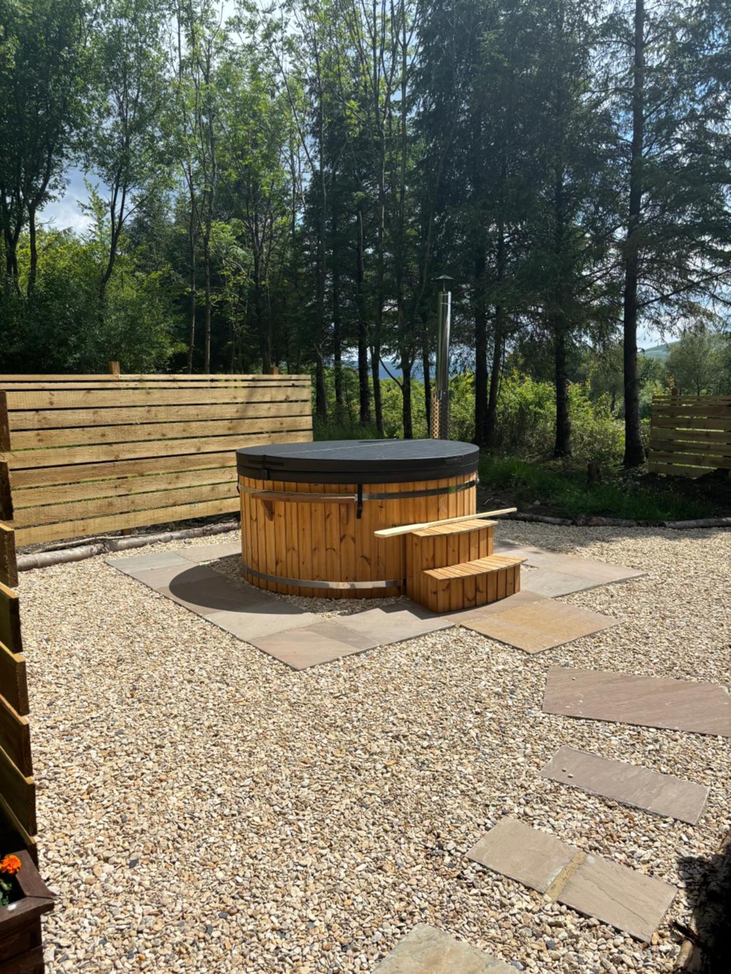 Celtic Minor Pods Villa Ystalyfera Buitenkant foto