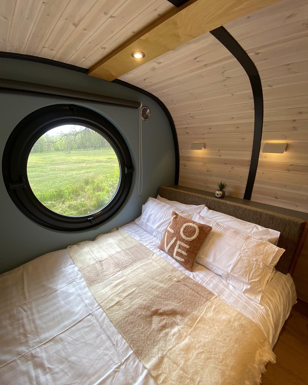 Celtic Minor Pods Villa Ystalyfera Buitenkant foto
