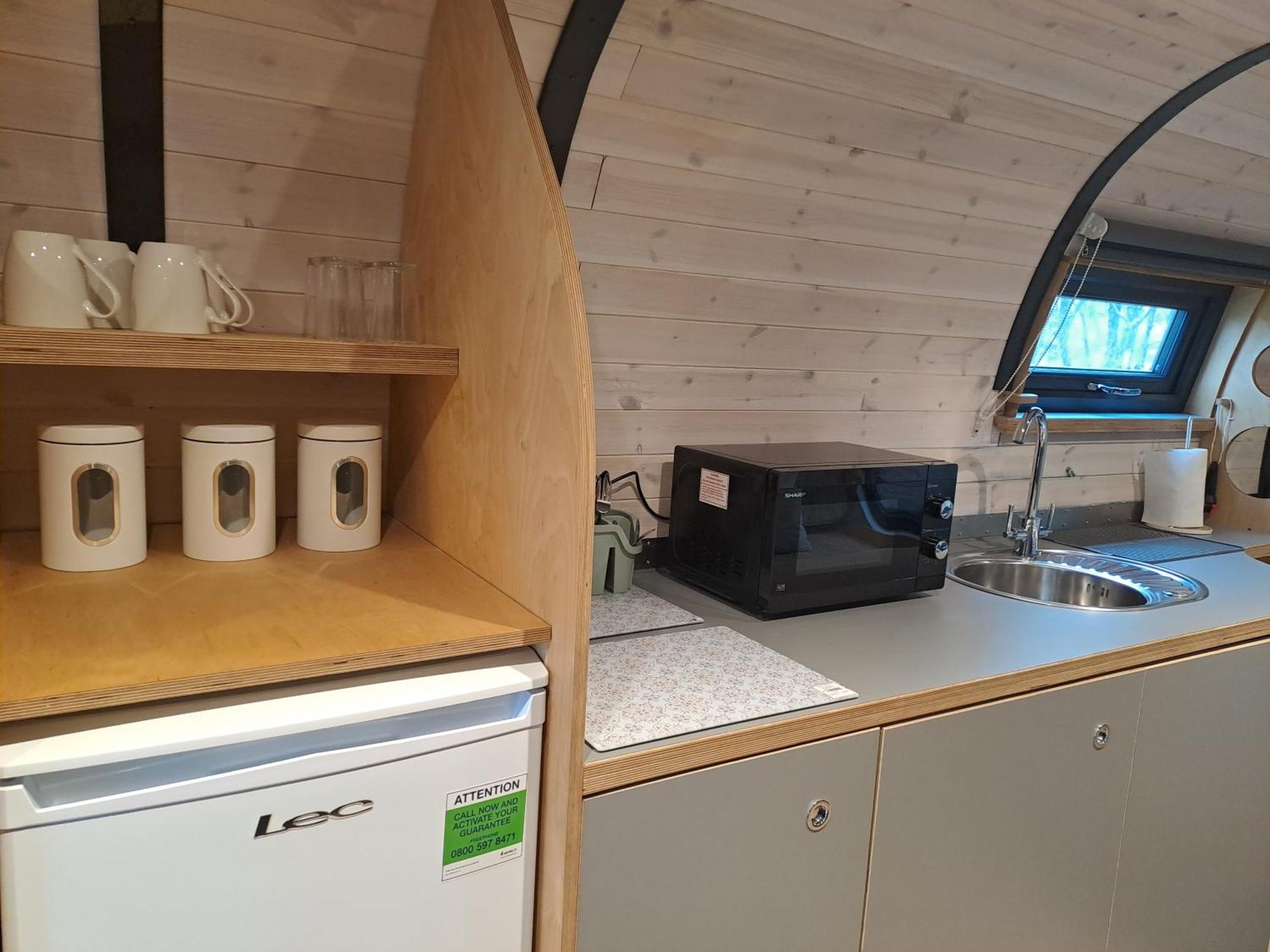 Celtic Minor Pods Villa Ystalyfera Buitenkant foto